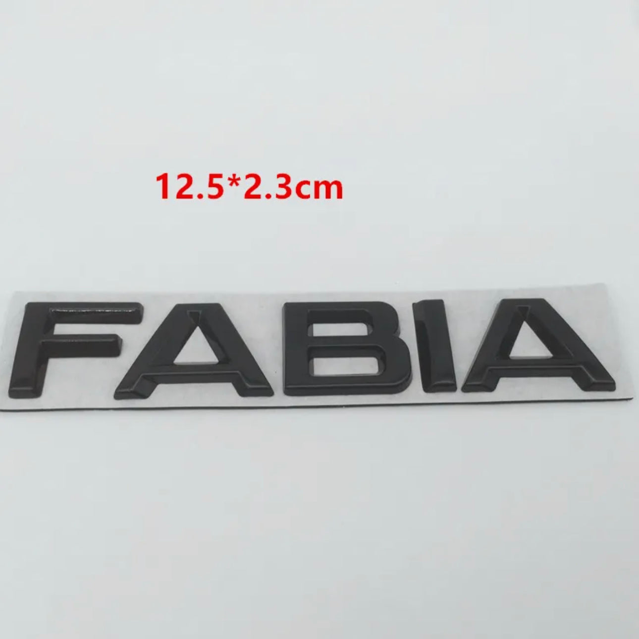 Emblème noir brillant « SKODA » / « FABIA »