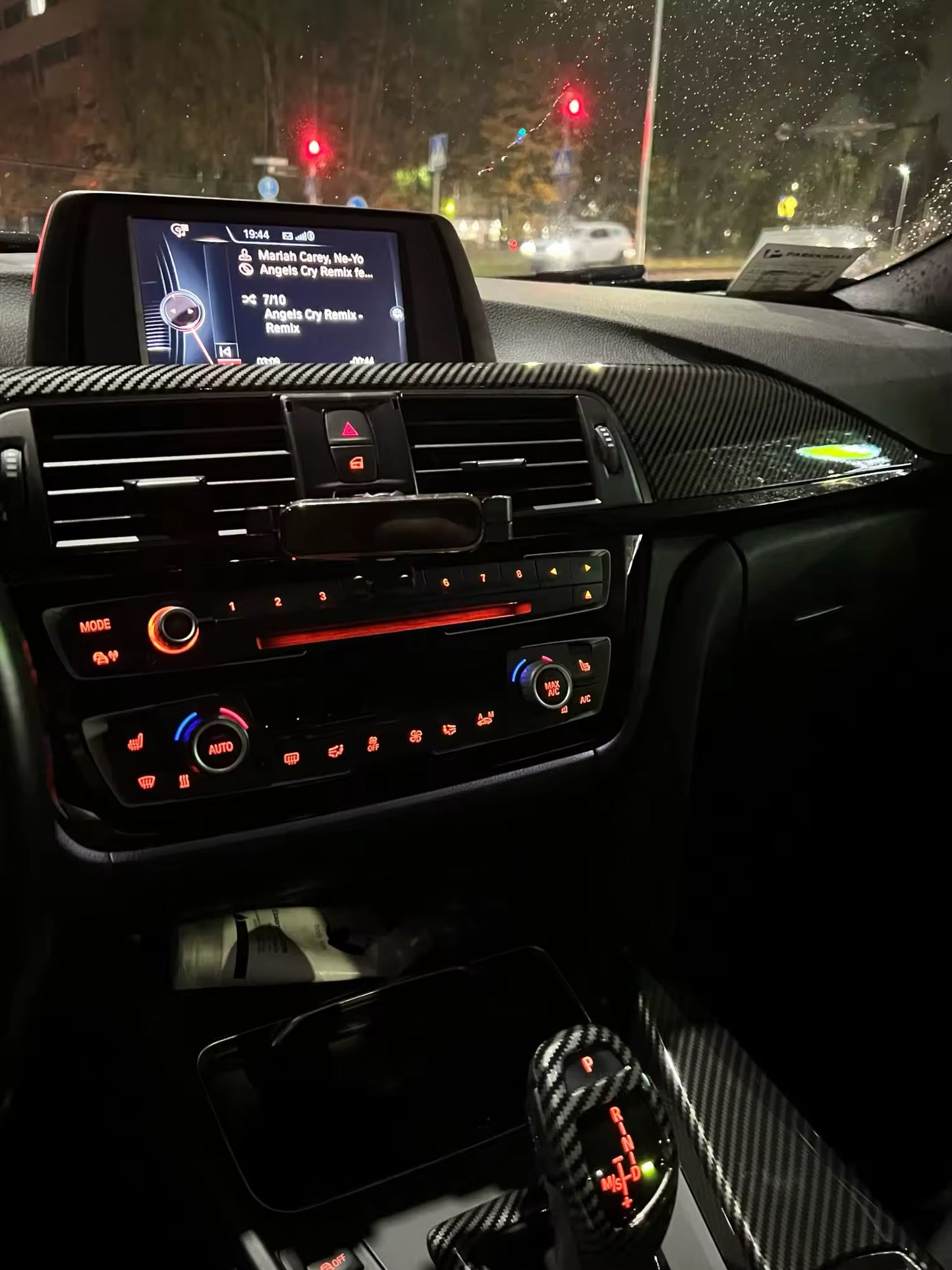 Garniture de tableau de bord style carbone BMW