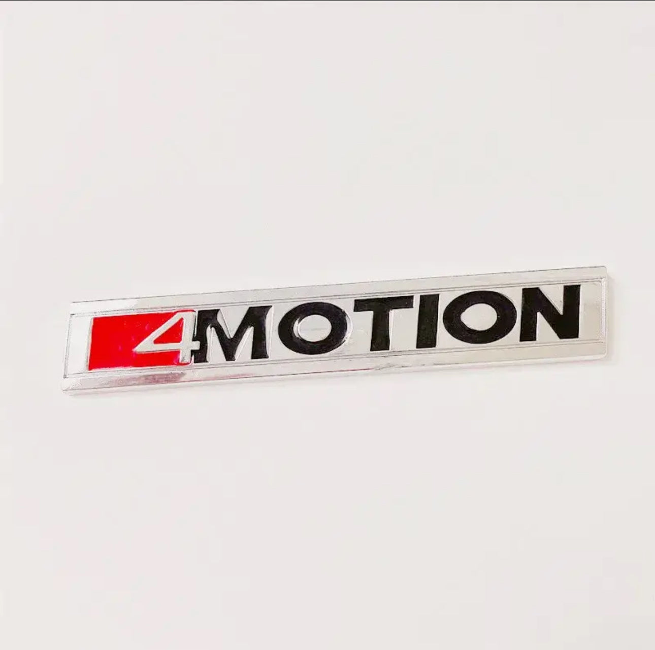 Emblème « 4motion »